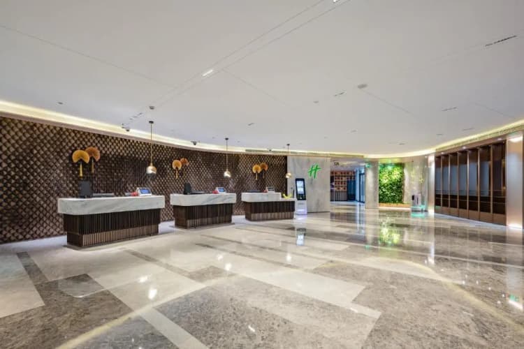 Holiday Inn Shanghai Huaxia 3