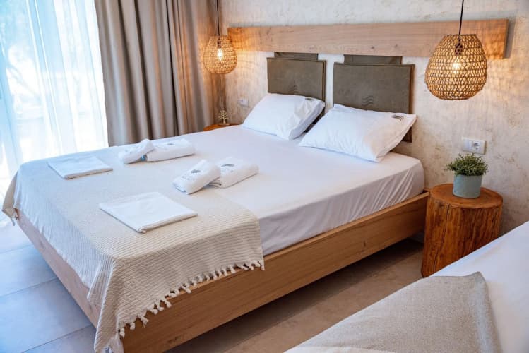 Plataria Seaside Resort 4