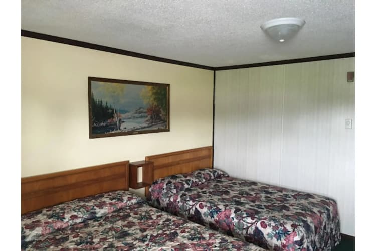 Capri Motel By OYO Elwood, Wathena 5