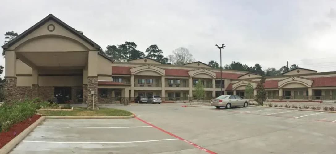 Scottish Inn & Suites Conroe 3