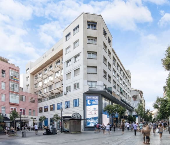 Bob W Chueca main