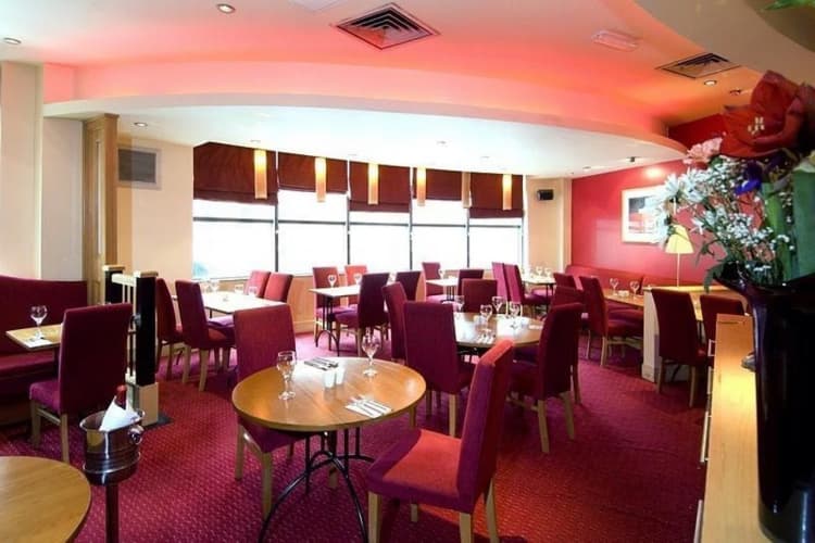 Premier Inn Manchester City Centre Portland Street 5