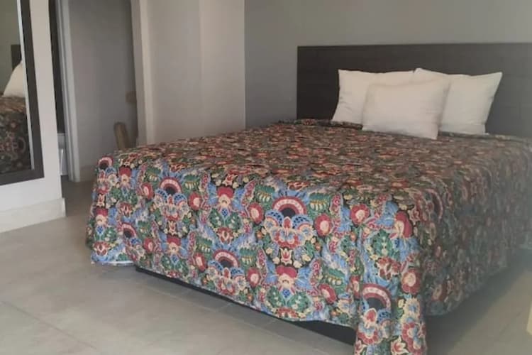 Motel 7 By OYO Near Phoenix Airport 5