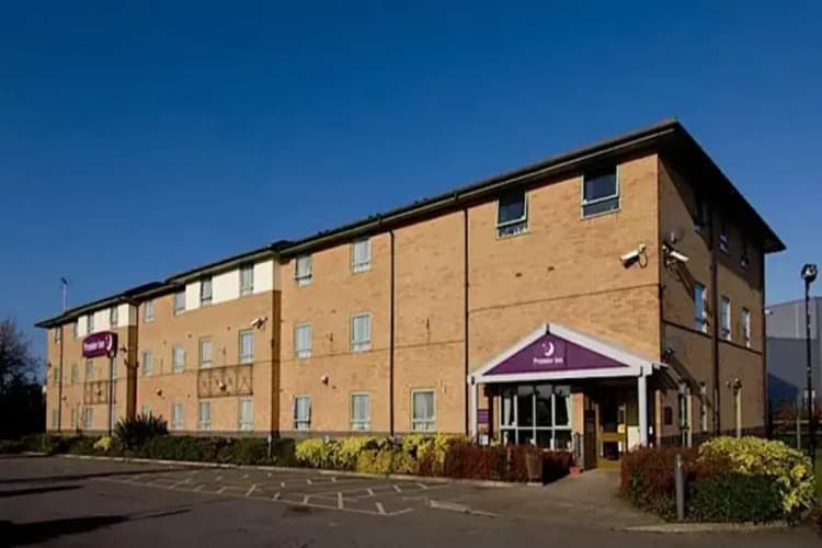 Premier Inn Ashford Central 2
