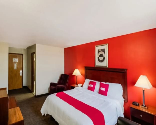 OYO Hotel Morton IL I-155 3
