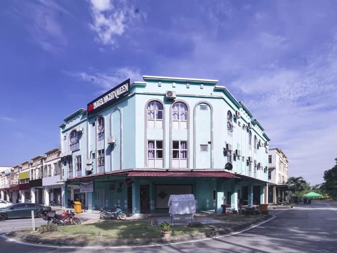 Super Oyo 90516 Hotel Night Queen Salak Tinggi main