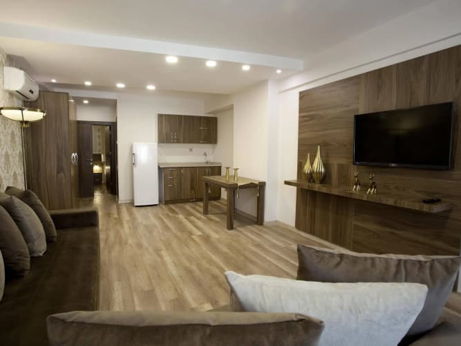 A Palace Hotel & Suites 2