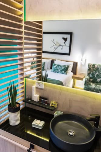 Kalamaki Luxury Suites main
