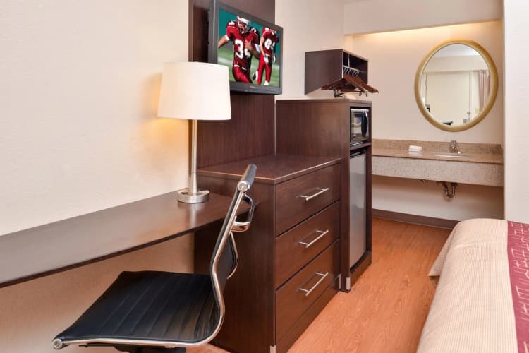 Red Roof Inn Merrillville 4