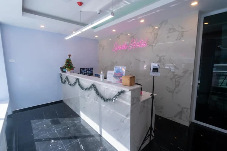 Spark Hotel 3