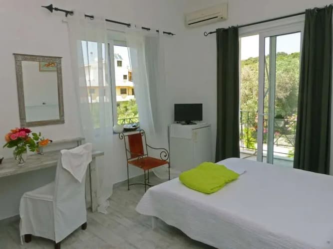 Hotel Akrotiri 5