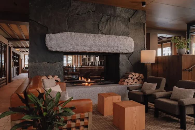 Otter Hotel 3