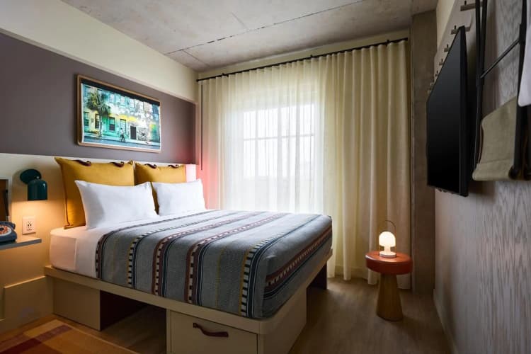 Moxy Charleston Downtown 4
