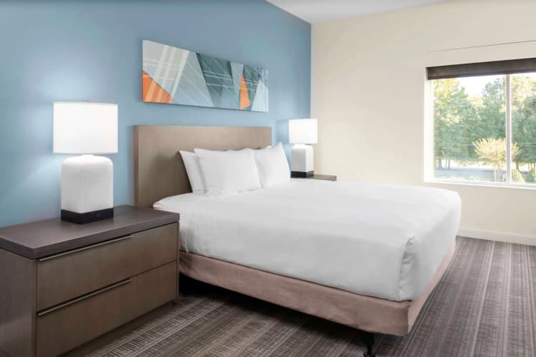 Hyatt House Charlotte / Rea Farms 5