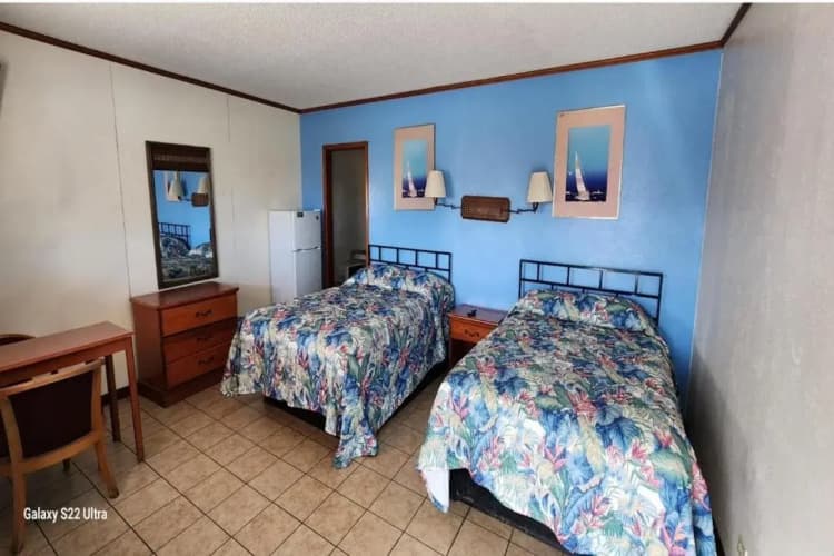 Gulfway Motel By OYO Near Airport I 37 3
