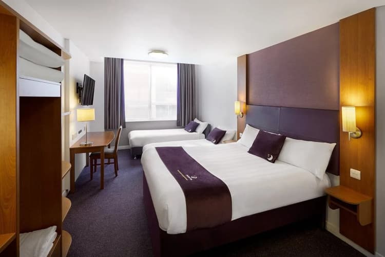Premier Inn Aberdeen (Westhill) 5