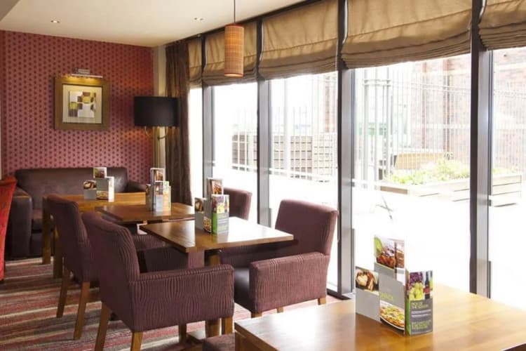 Premier Inn Leeds City Centre 5