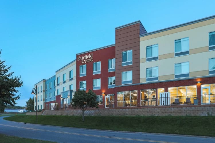 Fairfield Inn & Suites By Marriott Marquette 2