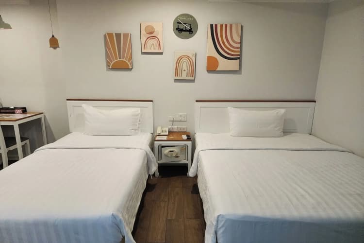 J Place Hotel 3