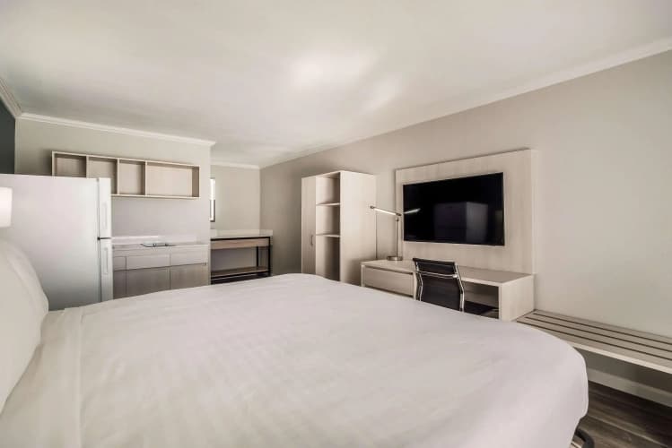 Mainstay Suites 4