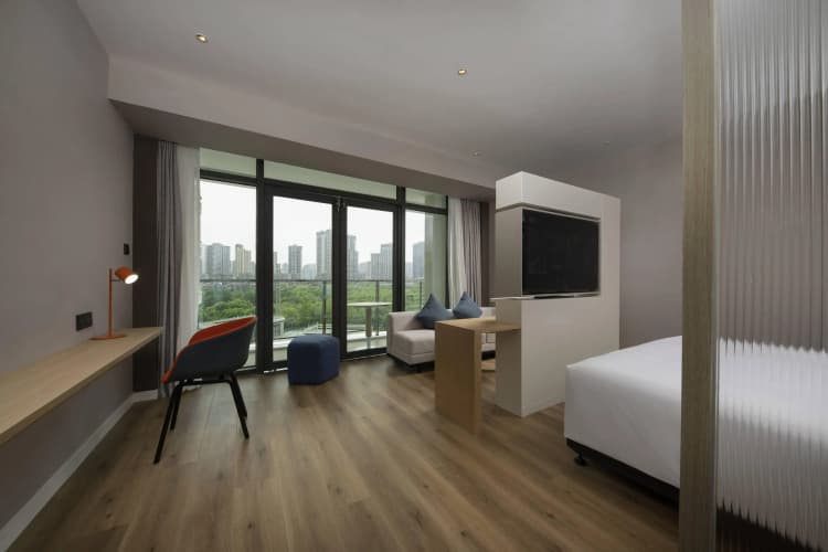 Holiday Inn Express Chongqing Caiyun Lake 2
