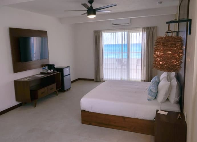 Ocean Drive Hotel & Studios 3