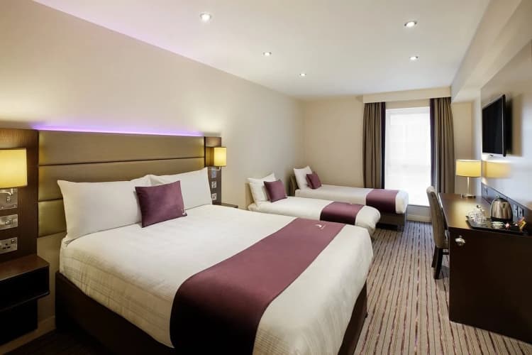 Premier Inn Stroud 3