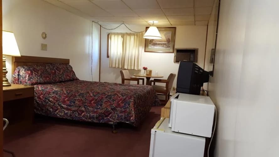 Budget Inn 3