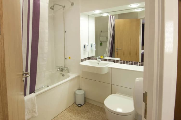 Premier Inn London Romford Town Centre 2