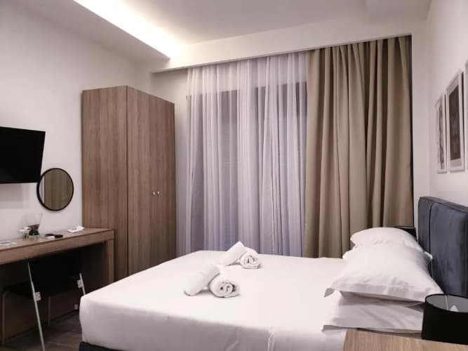 Eantos Studios & Suites 4