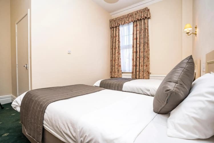 Borough Arms Hotel 4