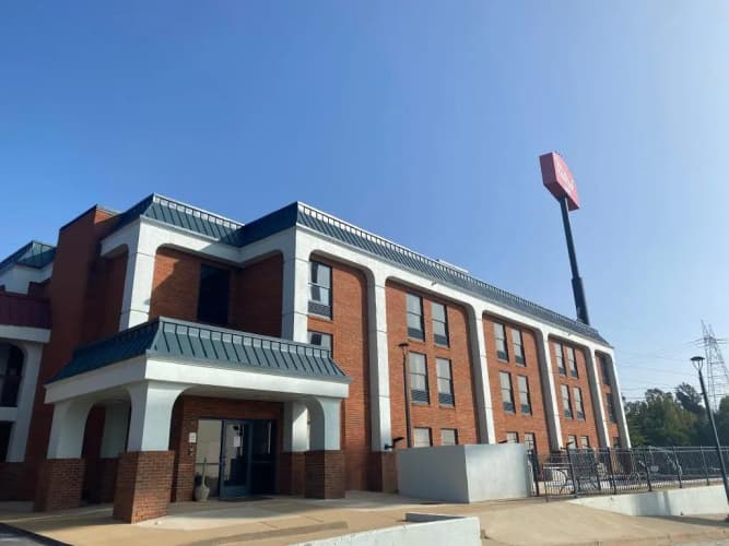 HomeTowne Studios by Red Roof Prattville 5