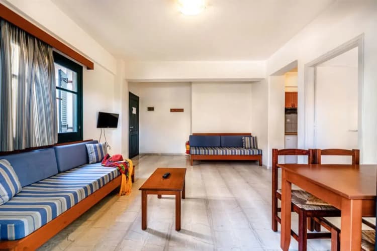 Niros Beach Apartments 5