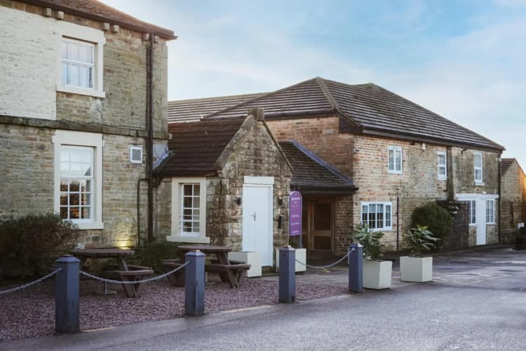 Premier Inn Chesterfield West main