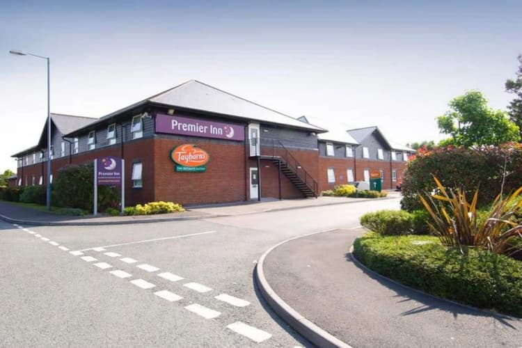 Premier Inn Swansea North 2