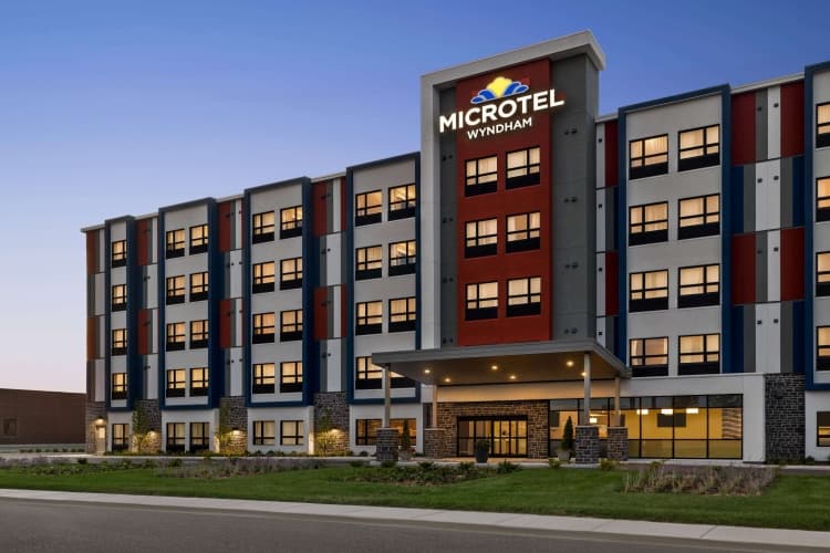 Microtel Inn & Suites Montreal Airport-Dorval main
