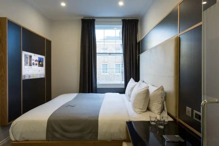 Z Hotel Bath 4