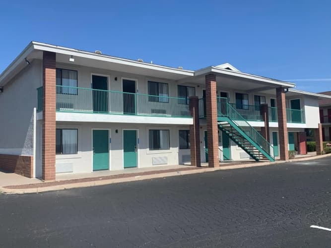 Greentree Inn Of Holbrook main