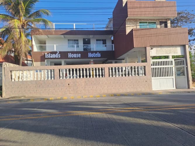 Island House Hotels main
