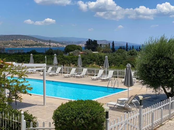 Leonidas Resort 4
