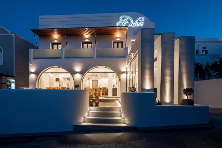 Deluxe Hotel Santorini main