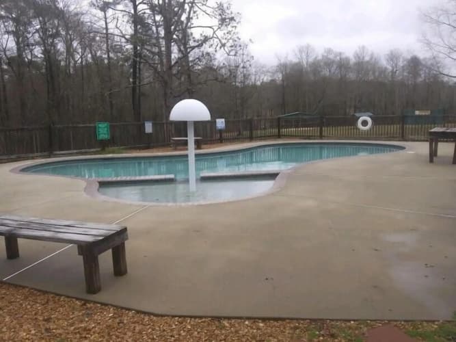 Whispering Creek Lodging & Rv Resort 4