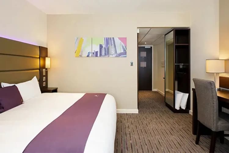 Premier Inn Chesterfield North 4
