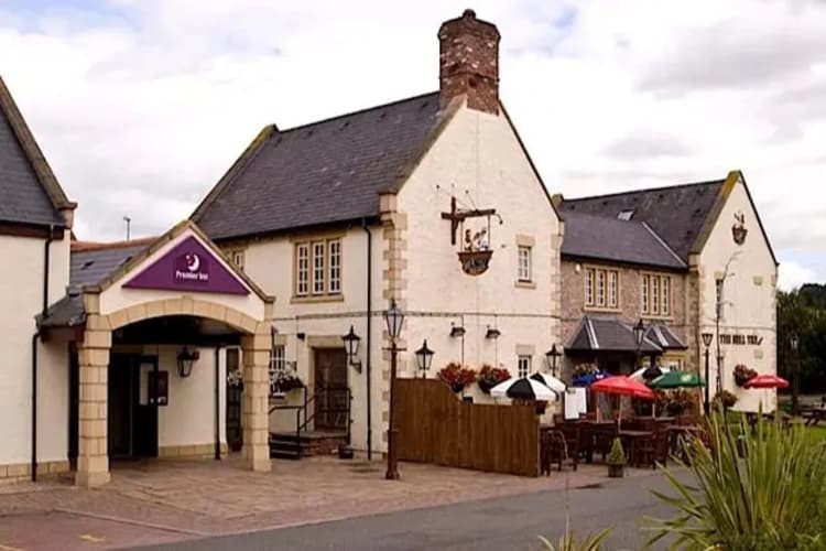 Premier Inn Dundee East 5