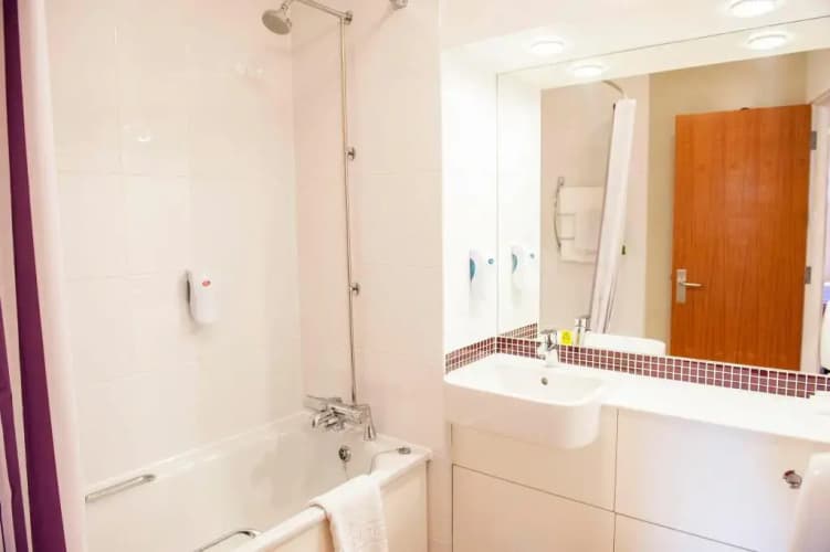 Premier Inn  Newcastle Airport (South) 5