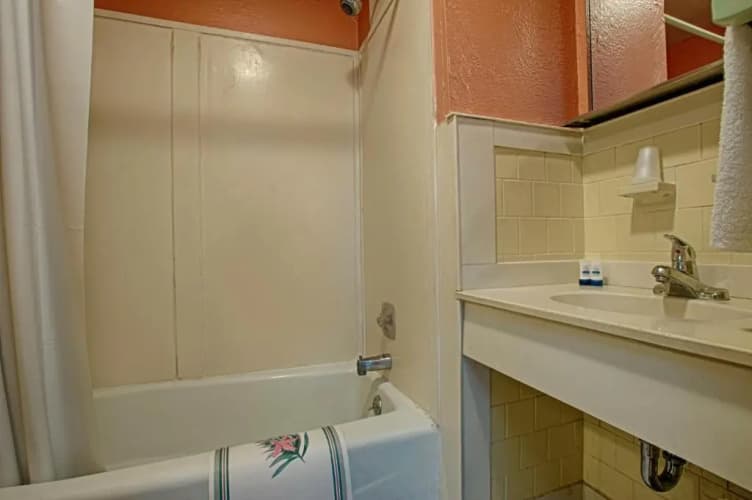 Economy Motel Inn And Suites Somers Point 5