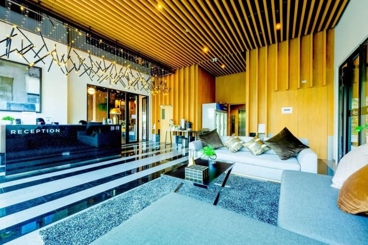 Q-Box Bangkok Blossom Hotel 3