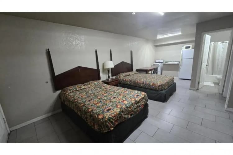 Super 7 Inn By OYO San Antonio NW Medical Center 5