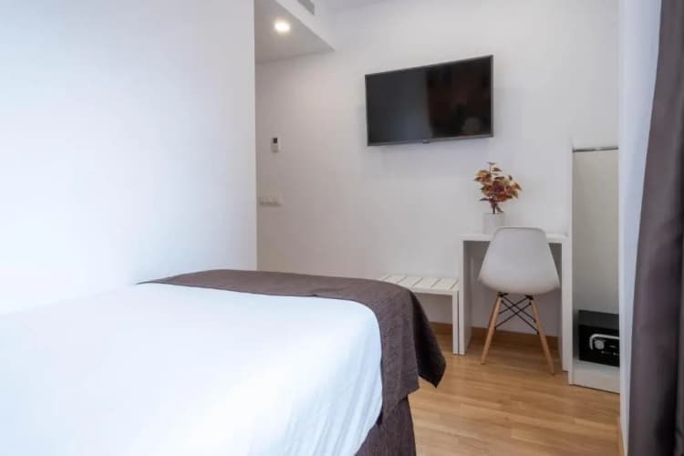 Hotel Bestprice Girona 4