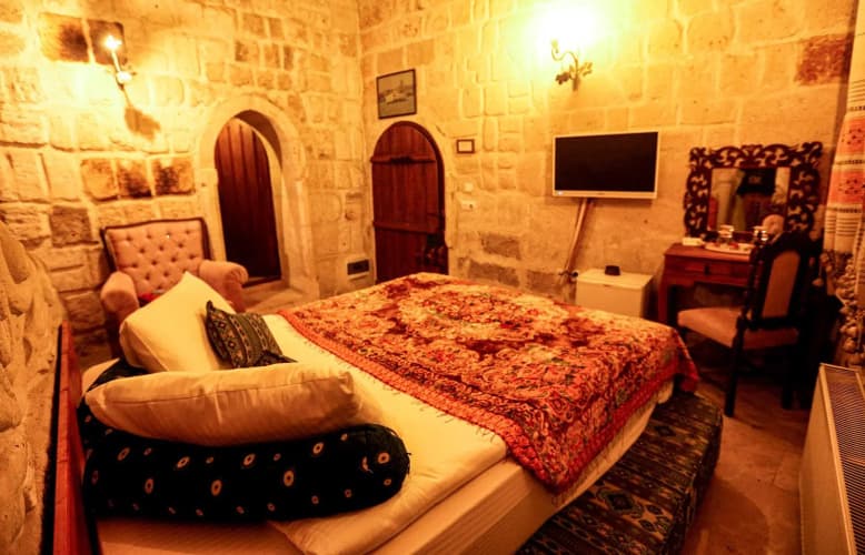 Nar Cave House 2